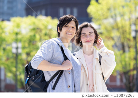 入境：外國人在東京街頭漫步 130872263
