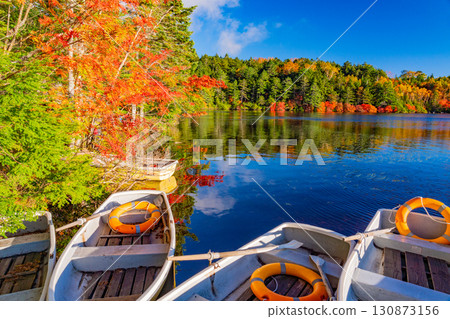 長野縣：白小湖的紅葉美景（乘船遊覽） 130873156