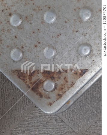 Rusty metal lid: Evacuation route 130874705