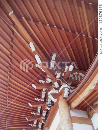 Japanese-style architectural timber and brackets supporting traditional Japanese temples and shrines 130876178