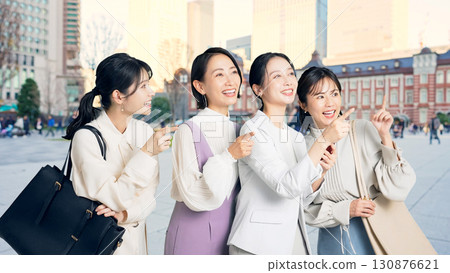 Female group tourists traveling to tourist destinations, women's trip 130876621