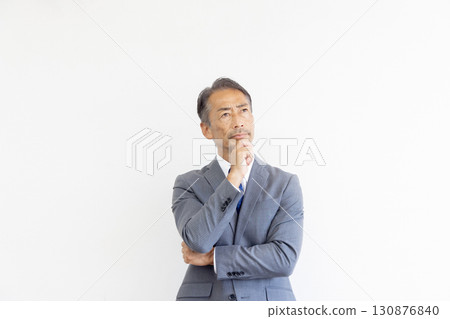 思考的白髮商人 思考的白髮商人 130876840