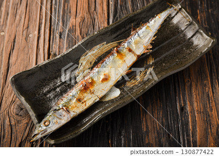 秋季美味：烤鹽秋刀魚 130877422