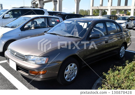 汽車停在停車場 汽車停在停車場 130878428