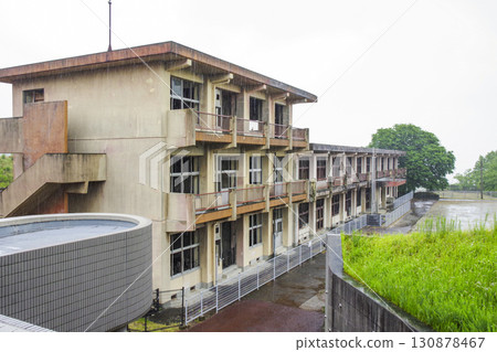 普賢山火山碎屑流受損的小學建築 普賢山火山碎屑流受損的小學建築 130878467