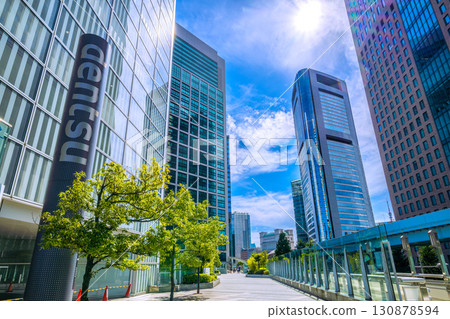 日本東京城市景觀:九月,天氣卻異常炎熱…汐留辦公區景觀 日本東京城市景觀:九月,天氣卻異常炎熱…汐留辦公區景觀 130878594