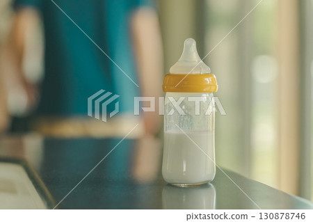 嬰兒奶瓶 130878746