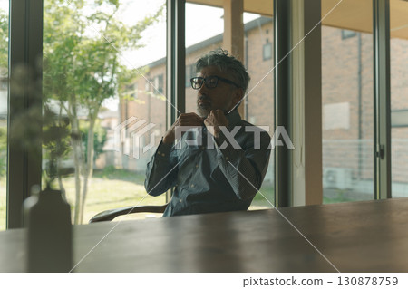 高級男性 130878759
