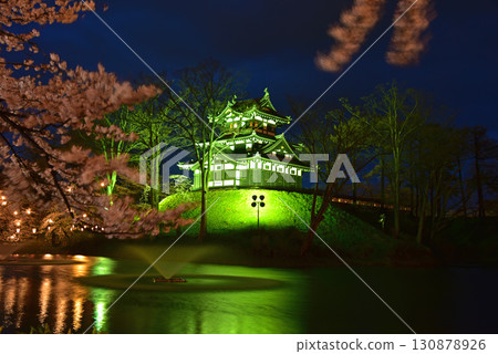 新潟縣日本三大夜櫻，高田城的夜櫻 130878926