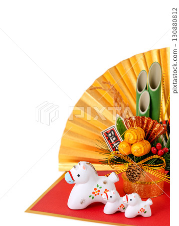 Year of the Horse New Year's Material Cute Horse Parent and Child and Kadomatsu New Year Decorations Year of the Horse New Year's Material Cute Horse Parent and Child and Kadomatsu New Year Decorations 130880812