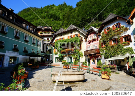 奧地利世界遺產哈爾施塔特歷史悠久的市集廣場和美麗的城鎮景觀 130883647
