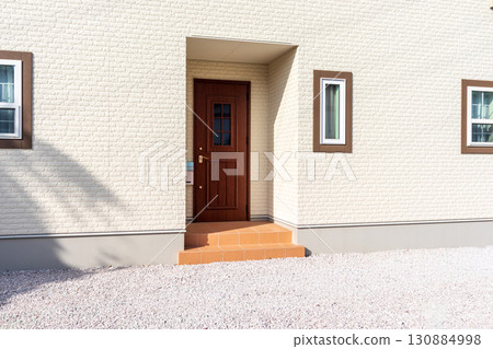 Exterior of the house, entrance, approach Exterior of the house, entrance, approach 130884998