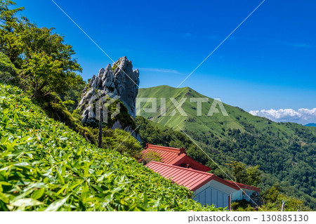 [Japan's 100 Famous Mountains] Mount Tsurugi: Otsurugi Shrine, Otoishi Stone Pagoda, and Jirogui in midsummer, Miyoshi City, Tokushima Prefecture 130885130