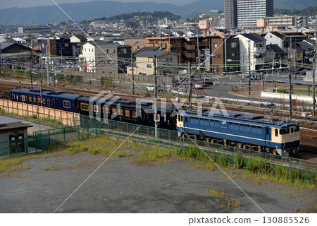 Kiha 47 series Kawasemi Yamasemi distribution train running on the Tokaido Line Kiha 47 series Kawasemi Yamasemi distribution train running on the Tokaido Line 130885526
