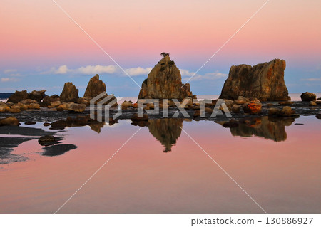 [和歌山縣] 黃昏的橋行岩 130886927