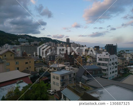 九月,從熱海溫泉鎮山頂欣賞日落 九月,從熱海溫泉鎮山頂欣賞日落 130887325