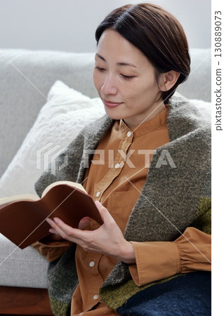 讀一本書的女人 讀一本書的女人 130889073