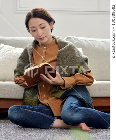 讀一本書的女人 130889082