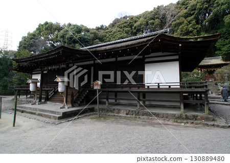 京都府宇治市宇治上神社的參拜殿堂 京都府宇治市宇治上神社的參拜殿堂 130889480