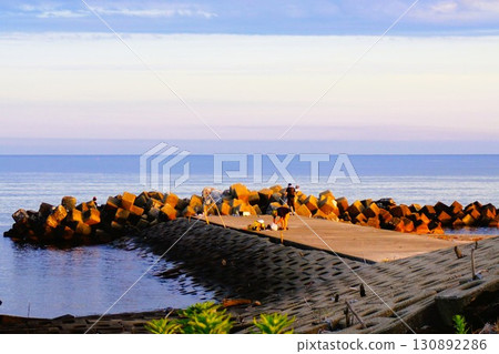 新潟縣村上市荒川河口鹽屋海岸 130892286