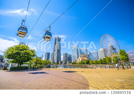 日本橫濱的城市景觀...從運河公園站和運河公園觀看索道和橫濱地標塔 130893538