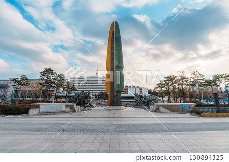 Korea War Monument at War Memorial of Korea, Seoul Korea War Monument at War Memorial of Korea, Seoul 130894325