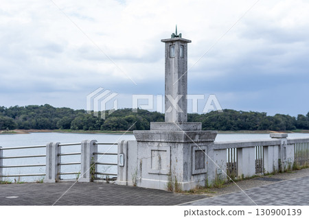 Summer scenery of Lake Sayama 130900139