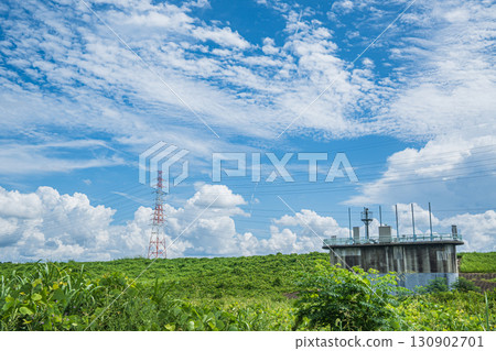 The sky seen from the Yodo River riverbed, Hirakata City 130902701
