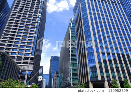 Nihonbashi skyscrapers 130902899