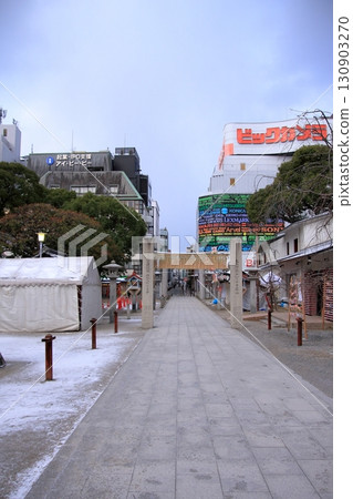 Kego Shrine in the downtown area of Tenjin, Fukuoka Prefecture 130903270