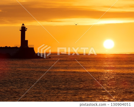 北海道士別漁港的燈塔與風暴的離去 北海道士別漁港的燈塔與風暴的離去 130904051