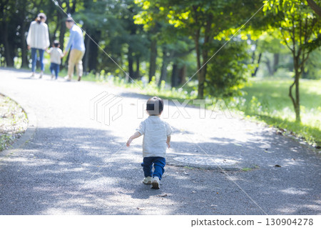 公園家庭 130904278