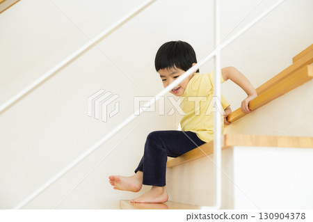 Children who climb the stairs 130904378