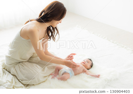 Baby and mother 130904403