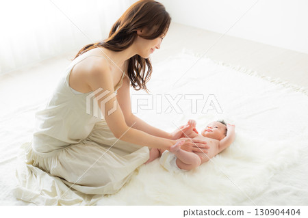 Baby and mother 130904404