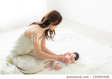 寶貝和媽媽 130904406