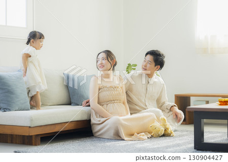 家庭的客廳 130904427