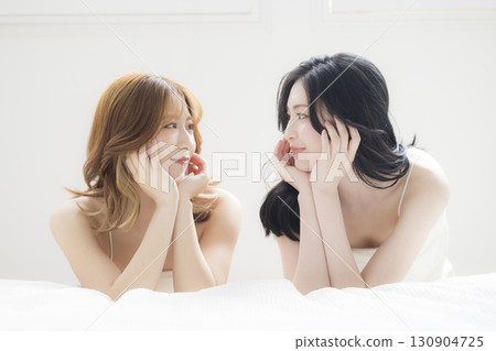 Friendly beauty sister Friendly beauty sister 130904725