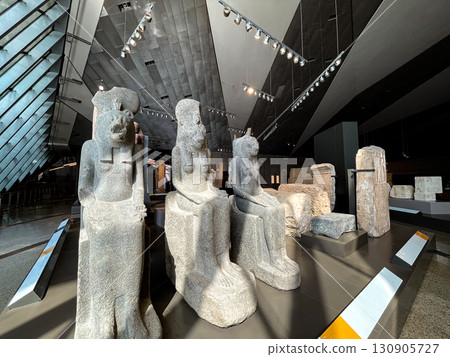 塞赫麥特女神像在吉薩大埃及博物館展出 130905727