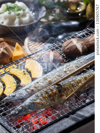 Grilled Pacific saury, charcoal grilled Pacific saury, autumn ingredients 130905767