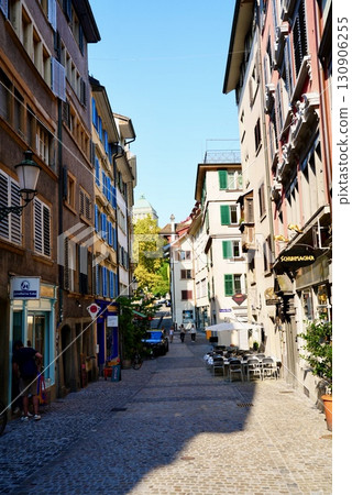 蘇黎世美麗的城市景觀。歷史與大自然融為一體的瑞士旅遊勝地。 130906255