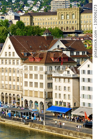 從林登霍夫山上欣賞蘇黎世城市景觀的壯麗景色,歷史與自然在此融為一體 從林登霍夫山上欣賞蘇黎世城市景觀的壯麗景色,歷史與自然在此融為一體 130906273