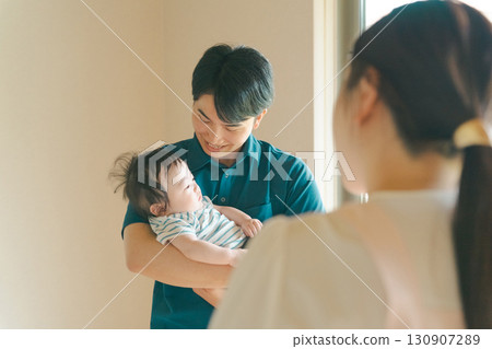 baby, infant, a cuddle 130907289
