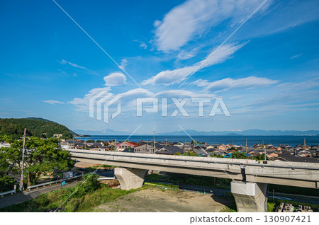 View of Lake Biwa from the platform at Kitakomatsu Station on the Kosei Line, Kitakomatsu, Otsu City, Shiga Prefecture 130907421