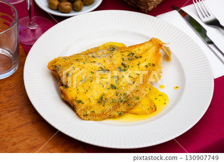 Lenguado menier or lenguado la meuniere 130907749