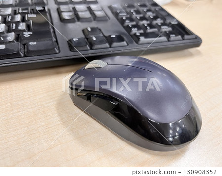 Old mouse 130908352