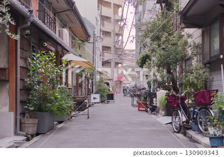 大阪中津一丁目風景 130909343
