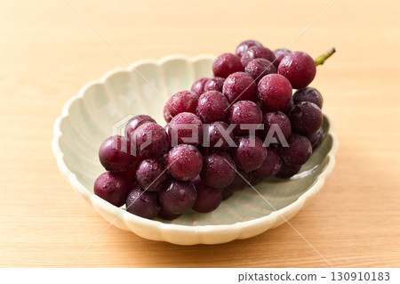 盤子上的巨峰 130910183