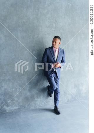 Full body of a black male businessman 130911833