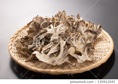 [Yamagata Prefecture] Dried Maitake Mushrooms 130912045